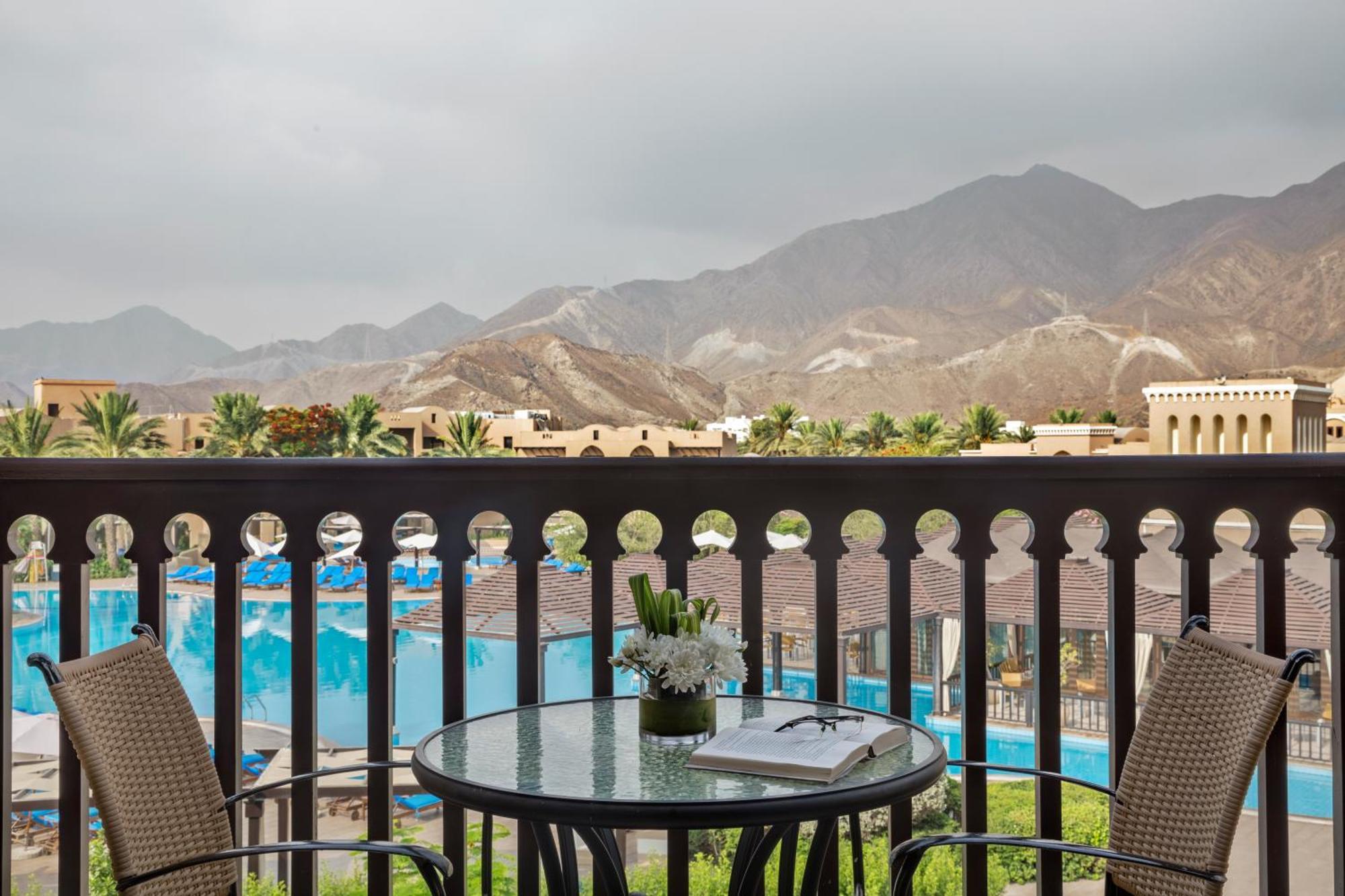 Standard Room Twin Bed Pool View